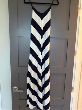 GAP Navy and White Chevron Maxi Dress
